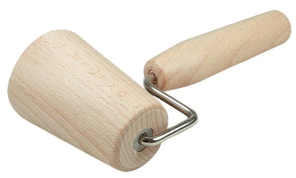Null Eckenroller Teigrolle Zylindrisch Aus Holz Für Backblech Ecken 2 Null Eckenroller Teigrolle Zylindrisch Aus Holz Für Backblech Ecken – Bild 2